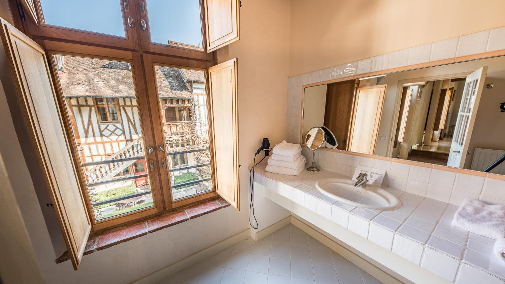 La Maison De Rhodes Hotel & Spa Troyes Ngoại thất bức ảnh